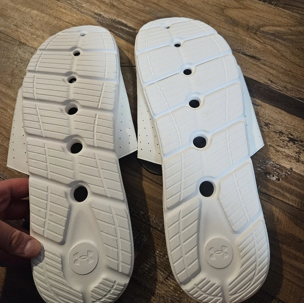 UNDER ARMOUR MEN'S IGNITE PRO SLIDES/SANDALS: WHITE/BLACK: NEW WITH TAGS: SZ 16